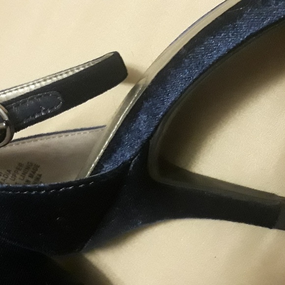 Shoes - Picture 4 of 4